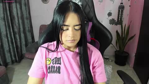 Snapshot of vio_let_ chatting on September 29, 4:39 am Daniela online show from September 29, 4:39 am