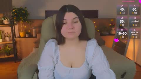 Snapshot of viola__shy chatting on April 27, 9:02 pm Viola online show from April 27, 9:02 pm