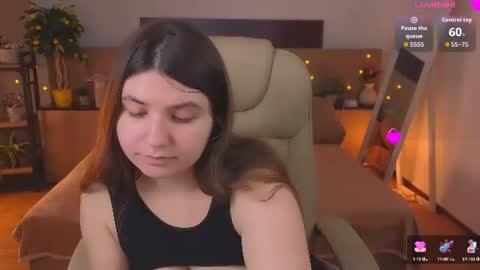 Snapshot of viola__shy chatting on July 4, 7:42 pm Viola online show from July 4, 7:42 pm
