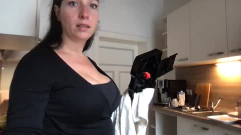 Vio online show from September 15, 7:52 am