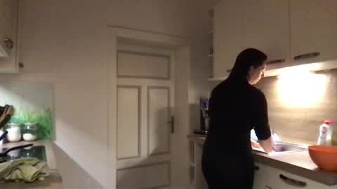 Vio online show from October 17, 5:32 am