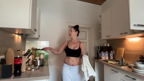 Vio online show from April 9, 9:26 am