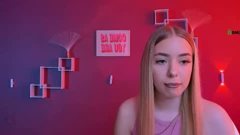 viola_sweet_ online show from May 15, 9:16 am