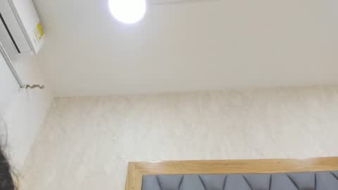 Snapshot of violeet_gray chatting on February 25, 11:41 am violeet_gray online show from February 25, 11:41 am