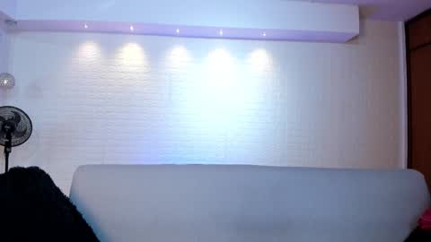 Violett  Everyday From 0530 to 1430 Col Time online show from December 15, 10:41 am