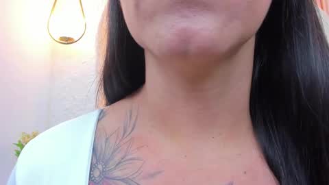 Snapshot of violeet_scottt chatting on February 10, 12:59 am Violette online show from February 10, 12:59 am