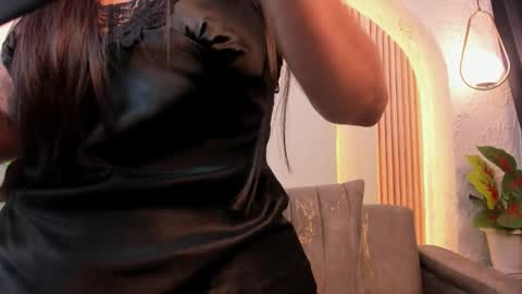 Snapshot of violeet_scottt chatting on February 28, 10:27 am Violette online show from February 28, 10:27 am