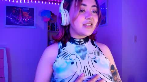 Snapshot of violeet_smile chatting on October 2, 3:02 am violet online show from October 2, 3:02 am