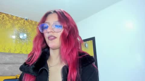 Snapshot of violeethh__ chatting on March 4, 12:33 pm violeethh__ online show from March 4, 12:33 pm