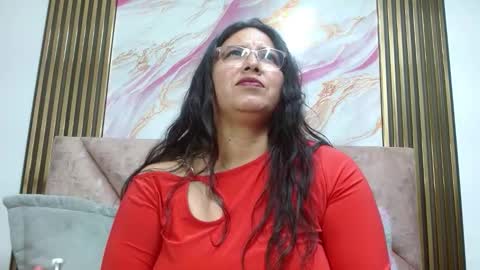 Snapshot of violemurray chatting on February 3, 11:26 am violemurray online show from February 3, 11:26 am