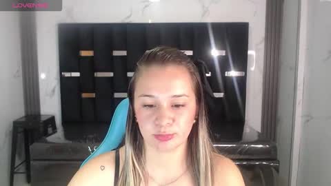 Snapshot of violet13_a chatting on January 14, 3:17 pm Violet online show from January 14, 3:17 pm