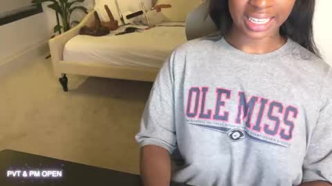 Fantasy Black Girl online show from February 13, 4:54 am