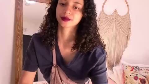 Snapshot of violet__15 chatting on February 10, 12:20 pm violet__15 online show from February 10, 12:20 pm