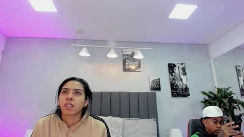 Violet and Myers online show from November 4, 11:20 am