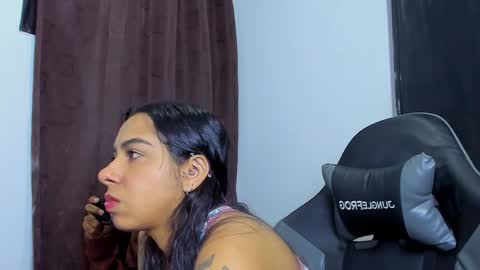 Violet and Myers online show from January 13, 8:14 pm