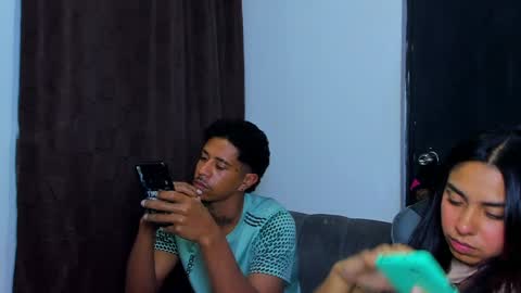 Violet and Myers online show from April 8, 10:54 pm