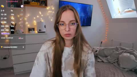 Violet online show from March 18, 1:47 pm