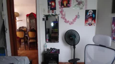 Violete Hentai01 online show from November 4, 5:45 pm