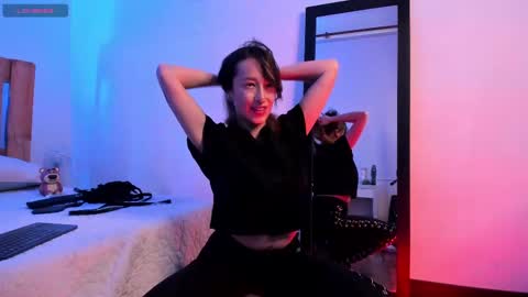 Violet Jones online show from September 15, 3:01 pm