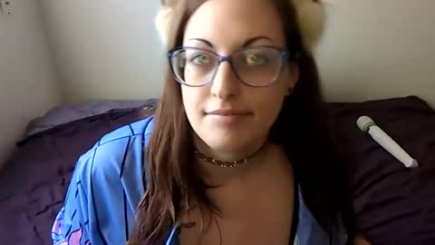 Snapshot of violet_kitty_9 chatting on July 22, 9:50 pm Violet Kitty online show from July 22, 9:50 pm