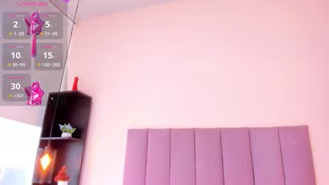 violet online show from November 19, 12:49 pm