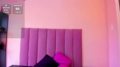 violet online show from February 3, 12:32 pm