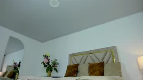 Mary online show from June 18, 6:56 pm