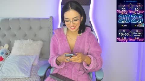 Snapshot of violet_rost chatting on January 6, 2:14 pm Violet online show from January 6, 2:14 pm