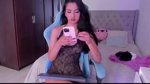  Violet  online show from July 19, 5:38 pm