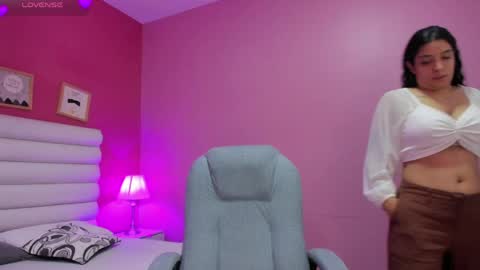 violet_sinclair online show from May 15, 11:28 am