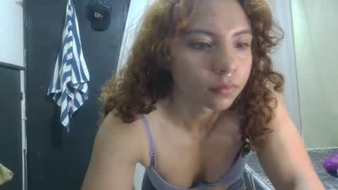 Snapshot of violet_smmithh chatting on June 27, 3:11 am Violet online show from June 27, 3:11 am