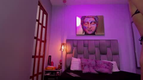 violet_storm_ online show from December 15, 10:25 pm