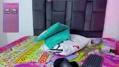 violett taylor online show from February 21, 5:08 am