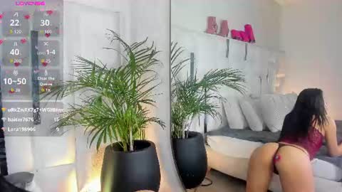 Snapshot of violet_vyx chatting on July 14, 10:21 am Violet online show from July 14, 10:21 am