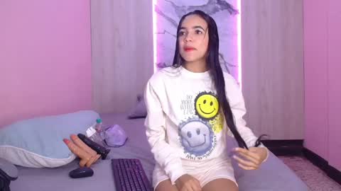 Snapshot of violeta_20xx chatting on May 29, 12:03 pm Violeta online show from May 29, 12:03 pm