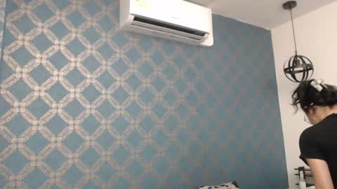 Snapshot of violeta_cute18 chatting on December 20, 1:25 am Violeta online show from December 20, 1:25 am