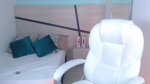 Snapshot of violeta_leon chatting on January 21, 7:26 am Violeta leon online show from January 21, 7:26 am