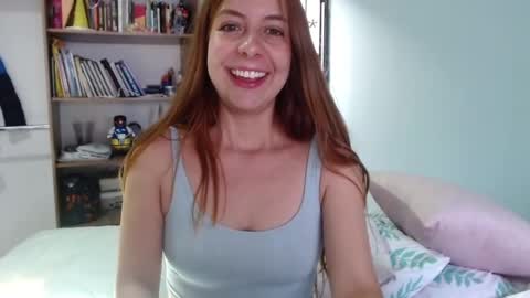 Snapshot of violeta_peter69 chatting on October 19, 7:47 pm Violeta Peter online show from October 19, 7:47 pm