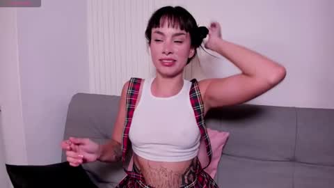 Violeta Rodriguez online show from March 25, 5:30 pm