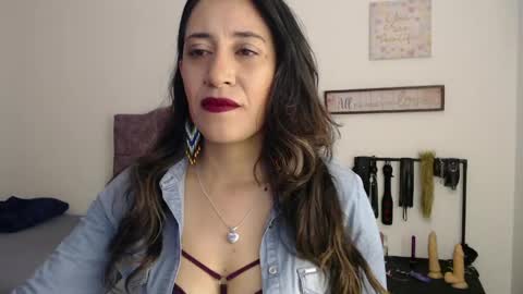 Snapshot of violeta_scott_ chatting on June 4, 12:11 pm violeta_scott_ online show from June 4, 12:11 pm