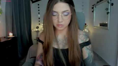 Snapshot of violetacrow chatting on July 9, 3:32 am Violeta online show from July 9, 3:32 am