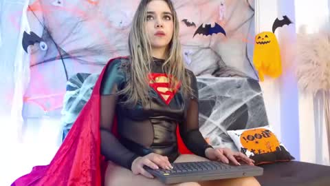 Snapshot of violetarainn chatting on October 7, 11:40 am Violeta online show from October 7, 11:40 am