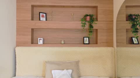 Snapshot of violetbloomm chatting on February 25, 11:53 am Violet online show from February 25, 11:53 am