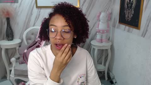 violeth_b online show from December 26, 12:38 pm