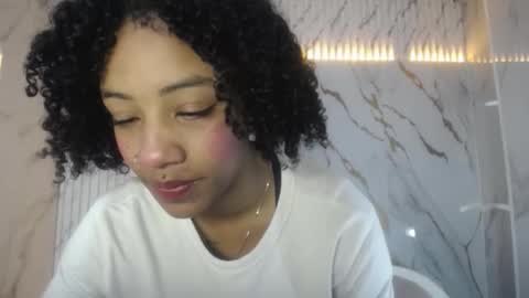 violeth_b online show from October 7, 1:08 pm