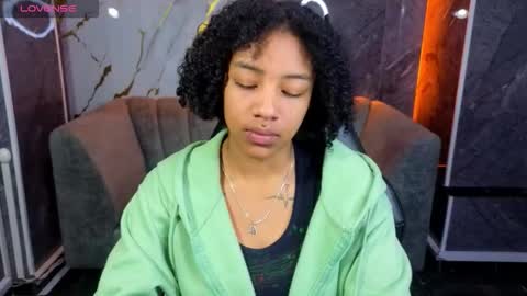 violeth_b online show from November 7, 1:33 pm