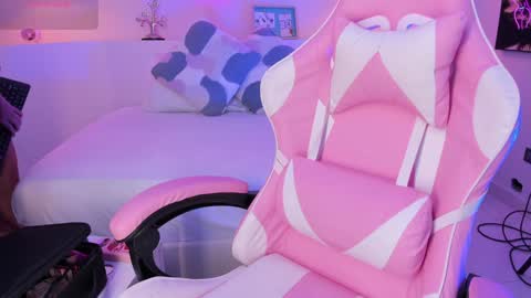 Violeth Hill online show from January 28, 8:36 pm