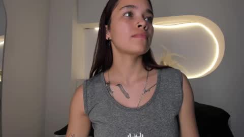 Violeth Hill online show from February 17, 4:09 am