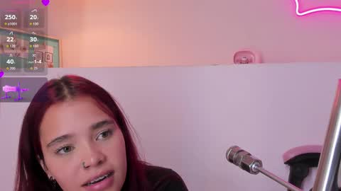 Violeth Hill online show from October 9, 7:12 pm