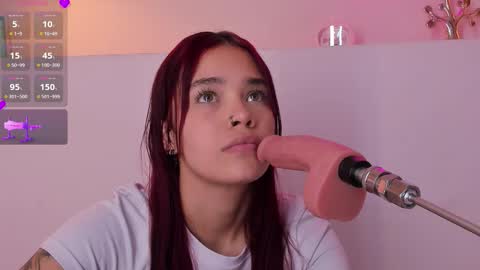 Violeth Hill online show from October 15, 8:20 pm